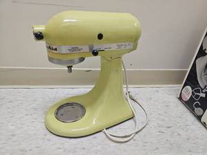 lot 51 image: Custard Yellow KitchenAid Stand Mixer