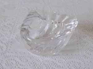 lot 31 image: Vinnes Crystal Bird Candy Dish