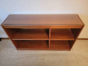 lot 13 image: Danish Modern 4 Cube Display Bookcase
