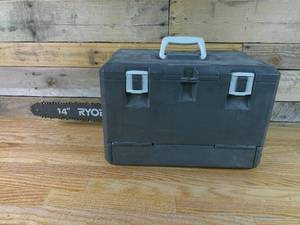 lot 72 image: RYOBI 14 in. 37cc 2-Cycle Gas Chainsaw w Case- Used