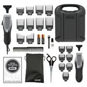 lot 118 image: Wahl Deluxe Haircutting Kit