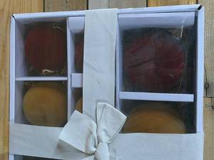 lot 93 image: Lot of Decorative Velvet Ornaments