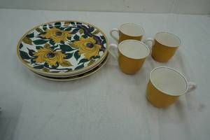Ko-Kutani Design Production 4 Plates and 4 Cups
