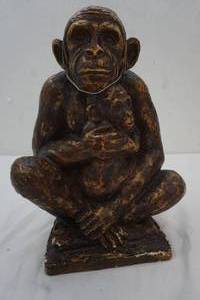 Home Decor Statue of a Monkey and Baby Monkey