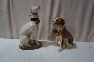 2 Dog Statues