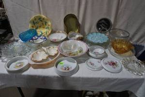 Variety Of Glass Bowls, Decorative Bowls, Blue Colored Glass, Blue Ceramic bowl, Pyrex Bowl, Relish Dish. Pie Baking Dish