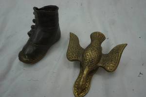 Brass shoe and bird clip