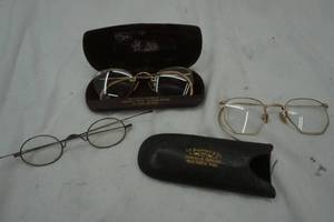 Old glasses and cases