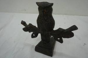 Cast iron owl piece