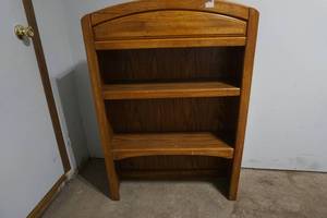 Wooden bookshelf 43