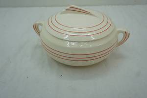 Knowles dish with lid