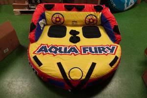 lot 8 image: MewVeer Aqua Fury 2-Person Towable Tube
