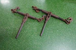 lot 13 image: 2 Ratchet Binder Turnbuckles