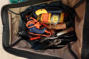 lot 206 image: Assorted Hand Tools - Pliers, Wrenches