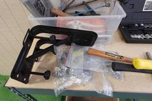 lot 207 image: Assorted Tools - Hammers, Sockets