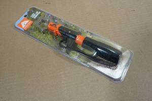 lot 31 image: Ozark Trail 8 Fish Lip Gripper
