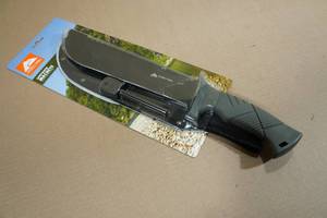 lot 32 image: Ozark Trail 10 Saw Tooth Machete