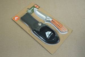 lot 33 image: Ozark Trail 7 Fixed-Blade Knife