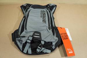 lot 39 image: USWE Protector Patriot 15 Backpack