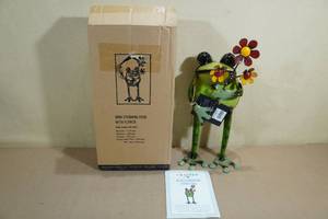 lot 40 image: Crafted Recycled Barnyard Flower Frog Yard Dcor