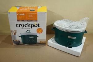 lot 111 image: Classic 4.5Q Crockpot