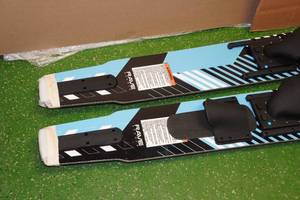 lot 1E image: Rave Sports Rhyme Combo Water Skis