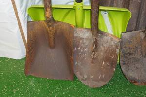 lot 223 image: Assorted Shovels - Spade, Flat, Snow
