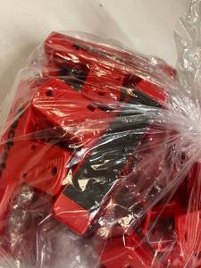lot 108 image: Magnetic Clips