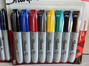lot 104 image: Sharpie Markers