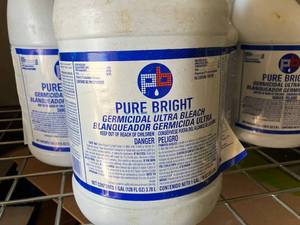 lot 21 image: Germicidal Ultra Bleach