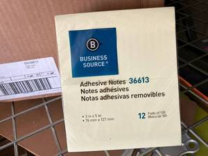 lot 45 image: Bulk Large Sticky Notes