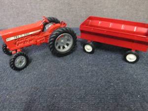 Tru Scale Tractor & Wagon...