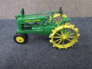 Antique Replica John Deere Tractor...