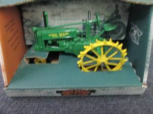 Ertl John Deere 1937 Model B Trac...