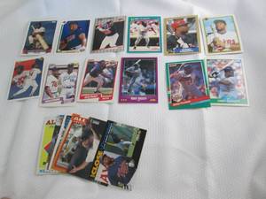 Assorted Kirby Puckett Cards...