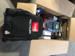 lot 12 image: Toro Flex Force 60V Lawn Mower Kit SMARTSTOW Personal Pace Auto Drive 22in  Customer Returns See Pictures