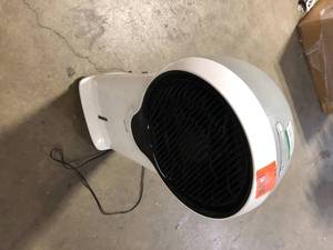 lot 42 image: NewAir 470 CFM, 3 speed Portable Evaporative Cooler and Fan for 250 sq. ft. Cooling Area  Customer Returns See Pictures