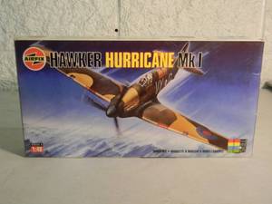 lot 14 image: NEW IN BOX - AIRFIX 172 HAWKER HURRICANE Mk1 BRITAIN No. 04102 - GREAT PIECE - SEE PICTURES