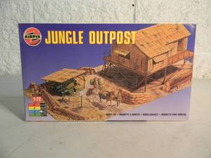lot 32 image: NEW IN BOX - SEALED - AIRFIX 172 JUNGLE OUTPOST No. 03382 - GREAT PIECE - SEE PICTURES