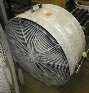 32 inch barnwarehouse fan
