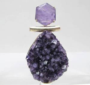 lot 34 image: Large Sterling Silver & Amethyst Crystal Cluster Pendant