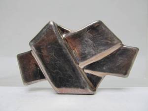 lot 45 image: Large Signed Sterling Silver KnotBow Brooch Pendant