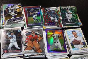 lot 80 image: Mixed Sports Fun Minnesota Card Lot  150 Cards