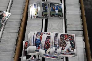 lot 94 image: Football & Baseball Card Lot  3000 Cards