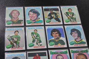 lot 127 image: Vintage Minnesota North Stars Hockey Card Lot  16 Cards