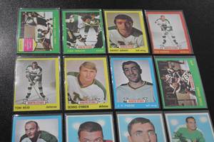 lot 130 image: Vintage Minnesota North Stars Hockey Card Lot  14 Cards