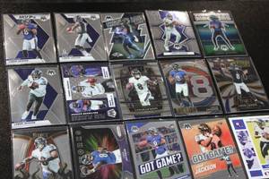 lot 194 image: Lamar Jackson Football Card Lot  20 Cards
