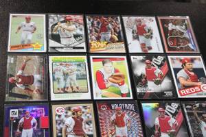 lot 213 image: Johnny Bench Baseball Card Lot  20 Cards