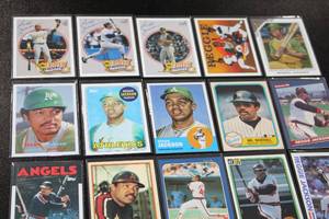 lot 237 image: Reggie Jackson Baseball Card Lot  20 Cards