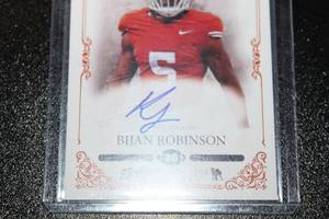 lot 242 image: 2022 Onyx Bijan Robinson Autograph Rookie Card